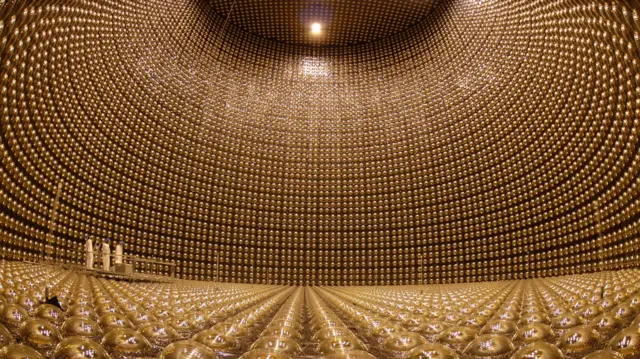 न्यूट्रिनो डिटेक्टर 