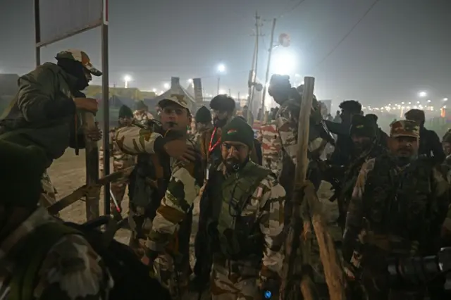 सुरक्षाबलों की भीड़