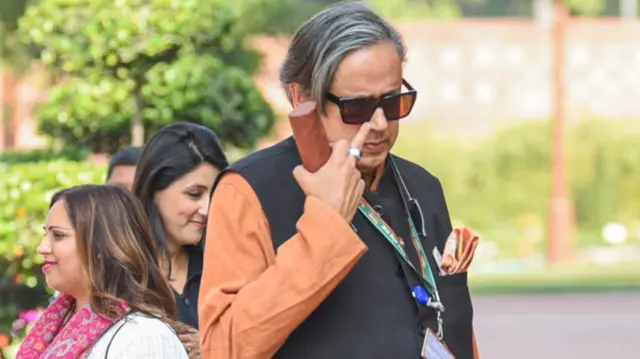 शशि थरूर