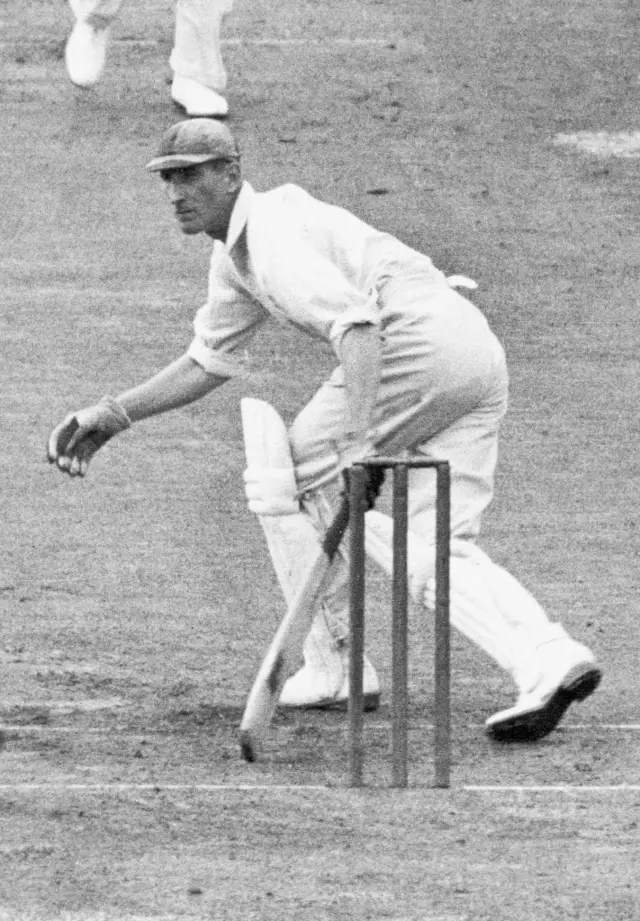 बॉडीलाइन सिरीज़ के दौरान इंग्लैंड के कप्तान डगलस जारडीन