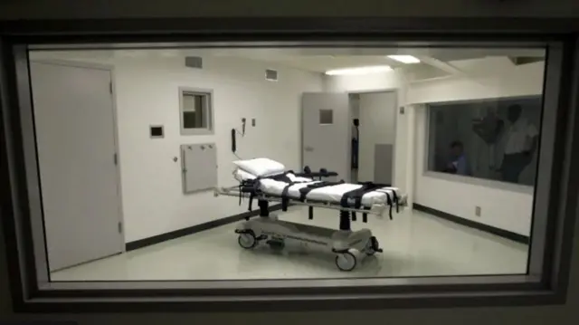 கென்னத் யூஜின் ஸ்மித்: நைட்ரஜன் மூலம் மரண தண்டனை நிறைவேற்றப்படுவது எப்படி? உடலில் என்ன நடக்கும்?