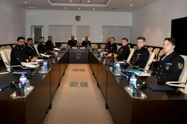 نشست نیروهای نظامی دریایی ترکیه و عربستان سعودی در دو طرف یک میز