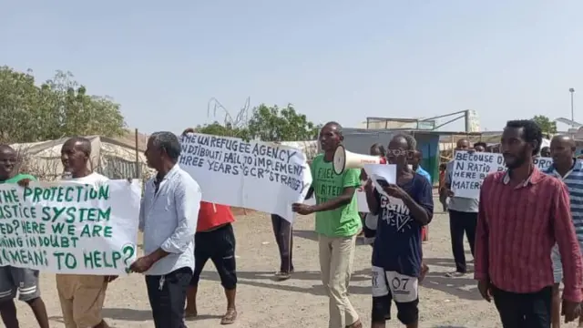 ስደተኛታት ኣብ ሰልፊ