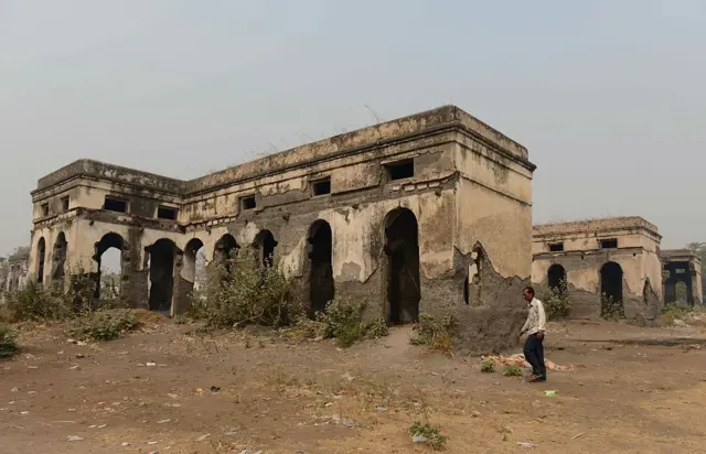 या इमारतीत अब्दुल लतीफ एन्काऊंटरमध्ये मारला गेला असं सांगण्यात येतं.