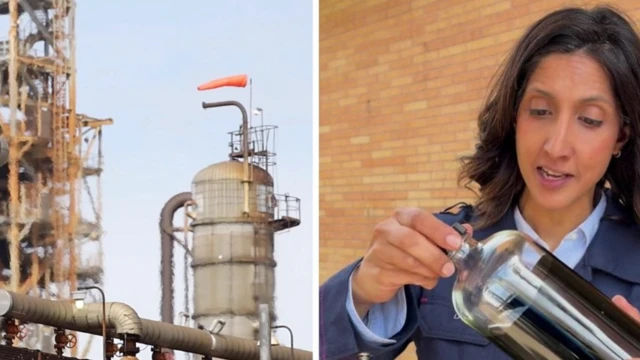 La periodista de BBC Samira Hussain con una botella de crudo junto a una refinería de Chevron.