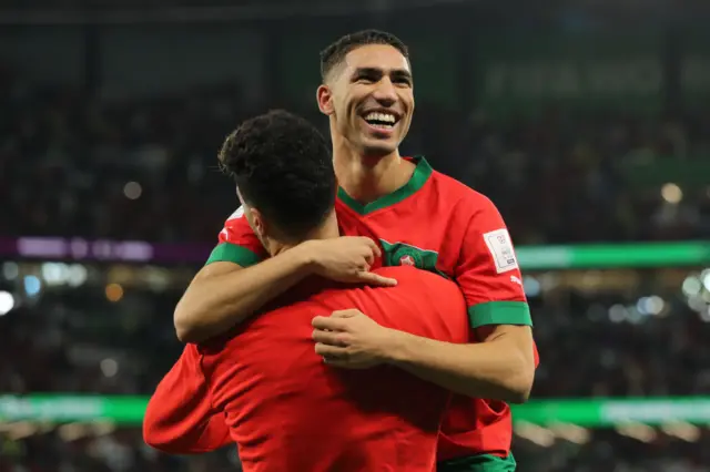 হাকিমি একজন গুরুত্বপূর্ণ সদস্য মরক্কোর এই জাতীয় দলের।