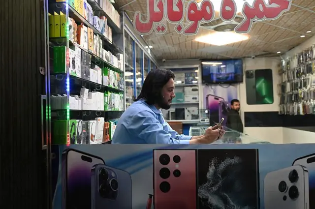 Rus porno konvulsiyalar Yigit uxlayotganda, qizlar porno