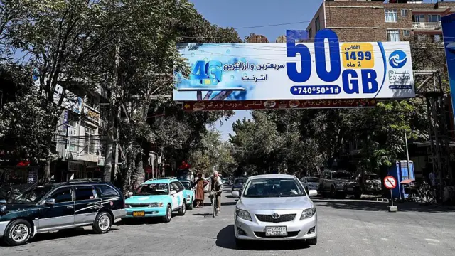 بیلبورد تبلیغات ۵۰ جی‌بی اینترنت در کابل به بهای ۱۴۹۹ افغانی در کابل
