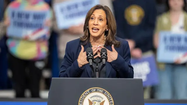 కమలా హారిస్, డెమొక్రటిక్ పార్టీ