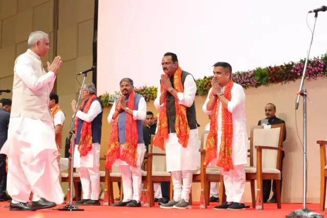 બીબીસી ગુજરાતી ગુજરાત વિધાનસભા ધારાસભ્ય મંત્રીમંડળ ભૂપેન્દ્ર પટેલ રીવાબા જાડેજા નરેન્દ્ર મોદી