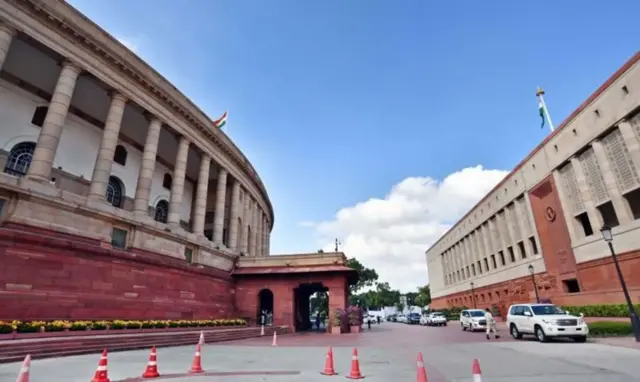 సెంట్రల్ విస్టా ప్రాజెక్ట్‌లో భాగంగా పాత పార్లమెంట్ భవనానికి ఆనుకొని నిర్మించిన కొత్త పార్లమెంట్ భవనం, దీన్ని 2023 మే నెలలో ప్రారంభించారు.