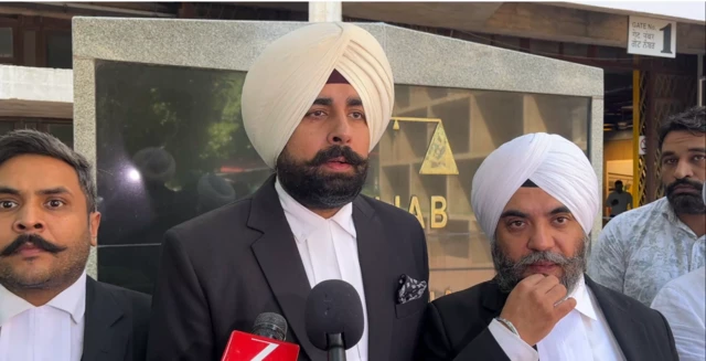 ਐਡਵੋਕੇਟ ਅਰਸ਼ਦੀਪ ਸਿੰਘ ਕਲੇਰ ਤੇ ਐਡਵੋਕੇਟ ਦਮਨਬੀਰ ਸਿੰਘ ਸੋਬਤੀ
