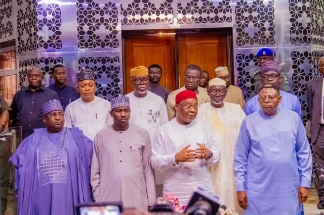 Gwamnonin jam'iyyar APC bayan kammala taron da suka yi a Abuja