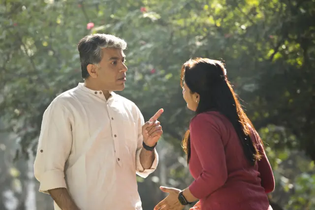 অন্য পুরুষের সঙ্গে অজান্তে সম্পর্ক গড়ে তোলার মতো অভিযোগ করেন ভুক্তভোগীর স্বামী