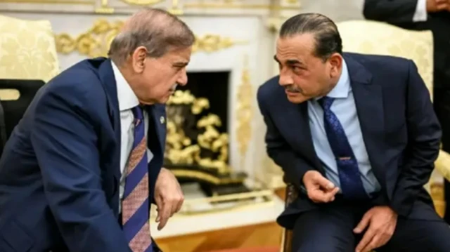 پاکستان کے وزیر اعظم شہباز شریف اور آرمی چیف فیلڈ مارشل عاصم منیر
