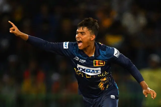 துனித் வெல்லாலகே