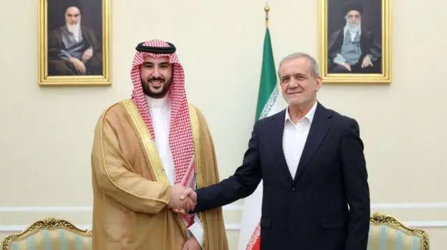 مسعود پزشکیان و خالد بن سلمان