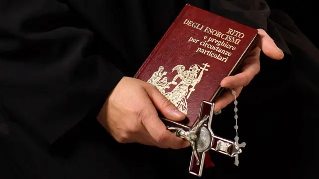 Gereja Katolik Roma memiliki aturan-aturan khusus untuk melakukan pengusiran setan