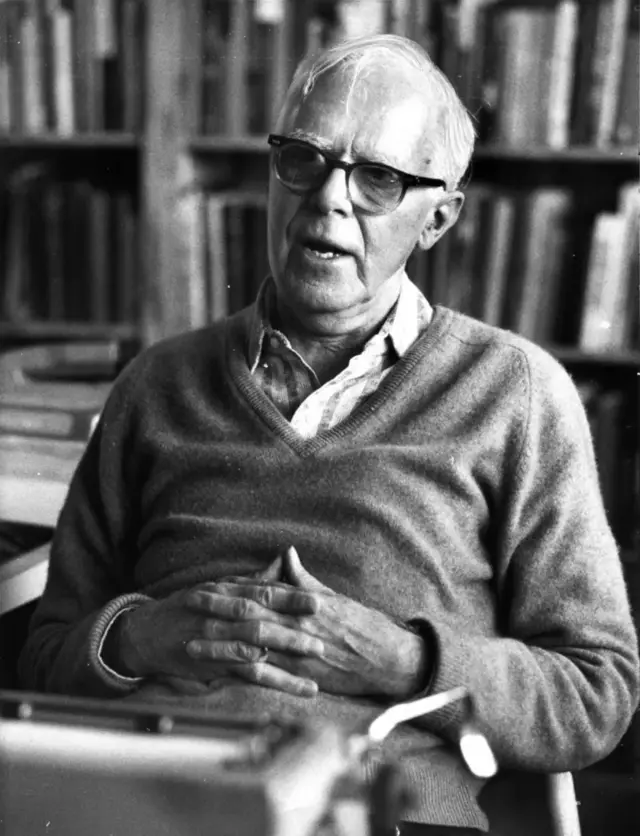 Martin Gardner dans son bureau.