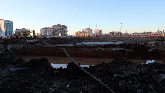 Çarşıda oluşan gölet