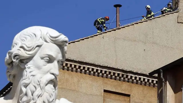 Chimenea en la Capilla Sixtina