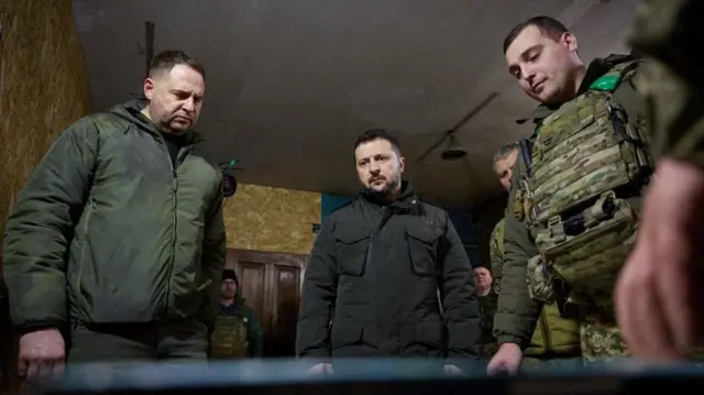 Зеленський на брифінгу