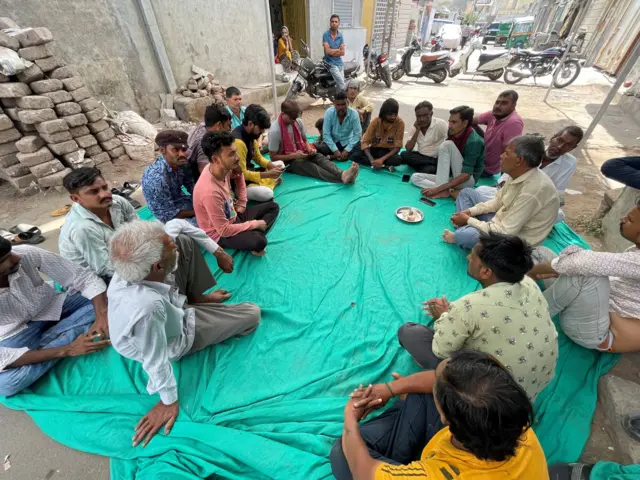 બેસણાની તસવીર