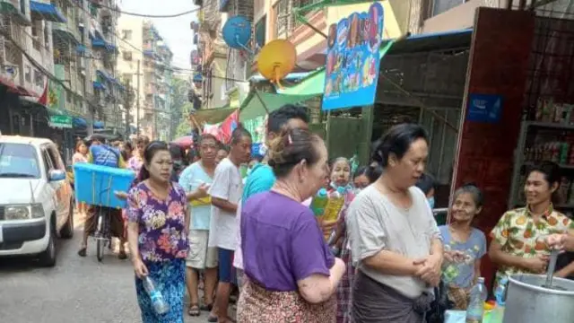 ထုတ်စျေးနဲ့ ရောင်းပေးတဲ့ စားအုန်းဆီတိုးနေတဲ့ ရန်ကုန်မြို့ခံများ