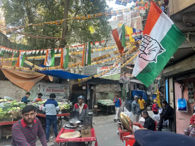 राजनीतिक दलों के पोस्टर