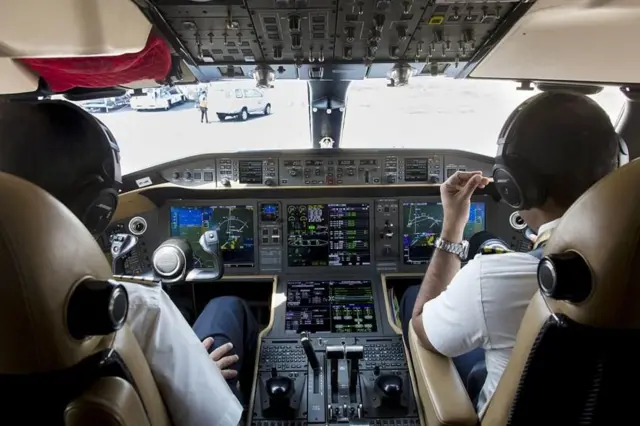 పైలట్, శిక్షణ, ఖర్చు, ఎయిర్ ఇండియా, ఇండిగో