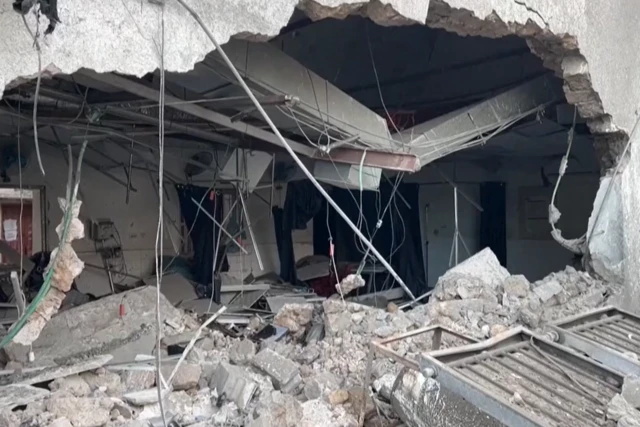 गाझा शहरातील हॉस्पिटल उदध्वस्त झाल्याचा फोटो