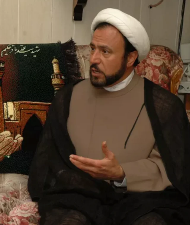 صورة للإمام الشيعي هشام الحسيني مدير مركز كربلاء للتعليم الإسلامي في مدينة ديربورن في ولاية ميشغان