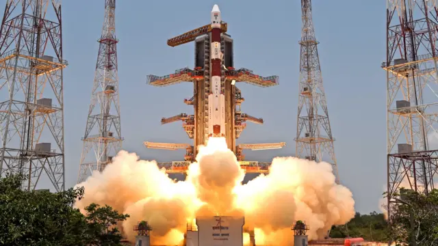 ஆதித்யா எல்-1 விண்ணில் சீறிப் பாய்ந்தது: சூரியனை எப்படி ஆய்வு செய்யப் போகிறது?