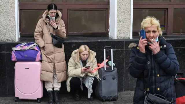 Багато закладів закриваються на час повітряної тривоги