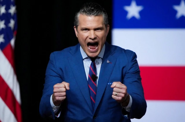 Pete Hegseth habla frente a militares en Virginia