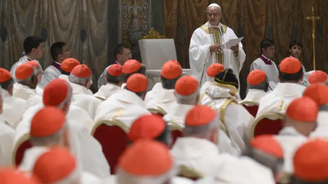 Papa Leão 14 na primeira missa de seu pontificado