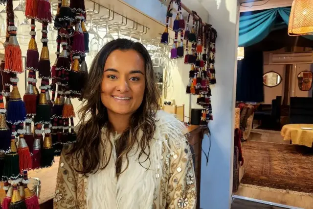 تمینه صالحي وايي چې د هغې د نسل د کورنۍ ټولو غړو هم خپل مسلکونه درلودل