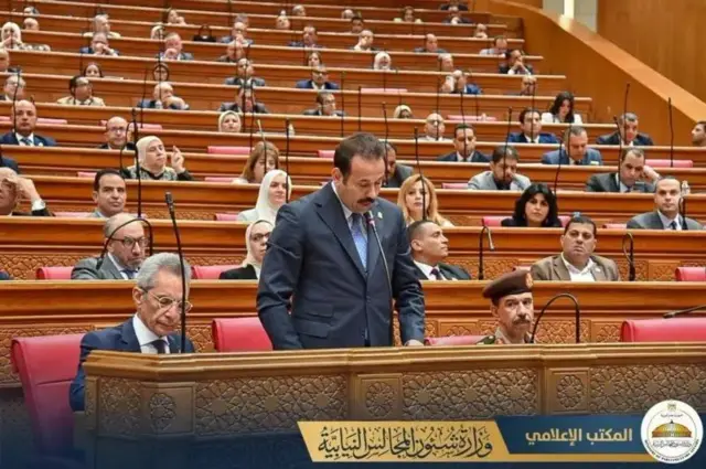 Dadka dhaliila ayaa ku doodaya in sharcigu uu siinayo hay'adda awoodo ballaaran oo horseedi kara in doorarkeedu ay la jaanqaadaan hay'adaha kale ee dowladda, halka taageerayaashu ay sheegayaan inuu siinayo qaab-dhismeed sharci oo loogu talagalay hay'ad jirta isla markaana uu ka caawiyo inay si hufan u fuliso mashaariicdeeda.