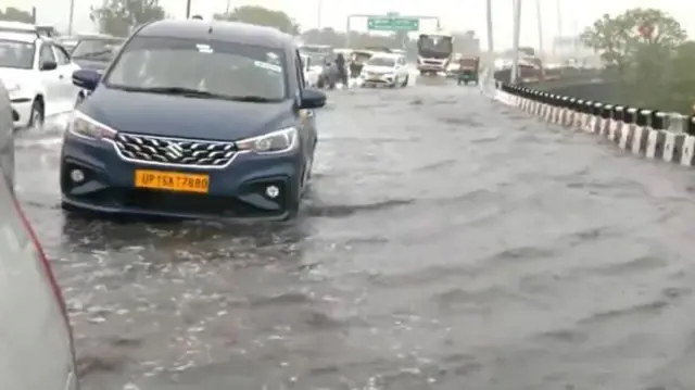 દિલ્હી-એનસીઆરમાં શુક્રવારે સવારે ઝડપી પવન સાથે ભયંકર વરસાદ પડ્યો. ઘણી જગ્યાઓએ રસ્તા પર પાણી ભરાઈ ગયાં અને કેટલીક જગ્યાએ વૃક્ષો પડવાની ઘટના પણ બની.