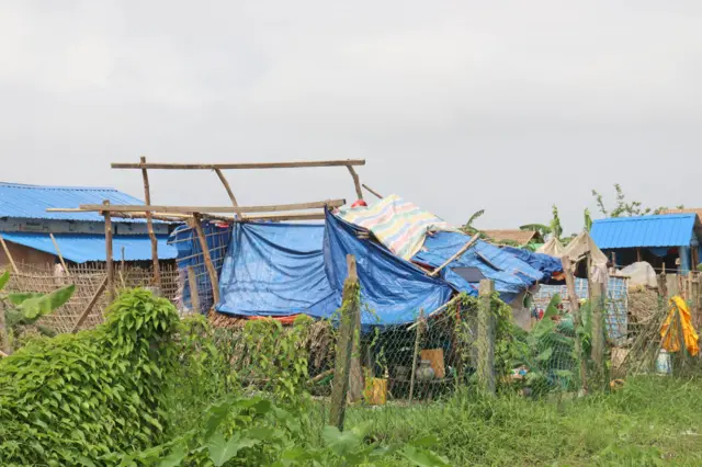 မုန်တိုင်းပြီးကတည်းက အိမ်မဆောက်နိုင်သေး