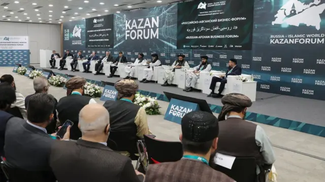 عکسی از نشست مقامات طالبان و روسیه در نشست کازان