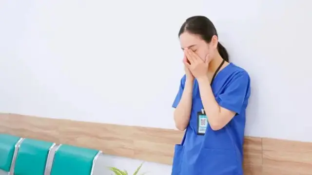 Ilustrasi tenaga kesehatan mengalami depresi.