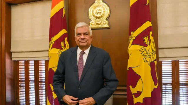 ரணில் விக்ரமசிங்க கைது, இலங்கை முன்னாள் அதிபர் கைது 