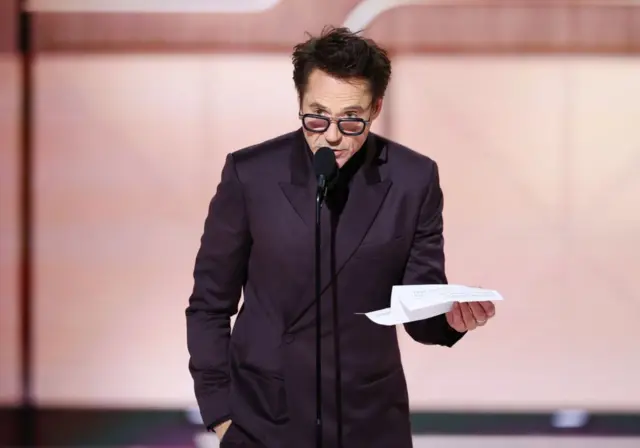 အိုပန်ဟိုင်မာ ရုပ်ရှင်နဲ့ အကောင်းဆုံးဇာတ်ပို့မင်းသားဆုရတဲ့ ရောဘတ် ဒေါင်းနေး ဂျူနီယာ