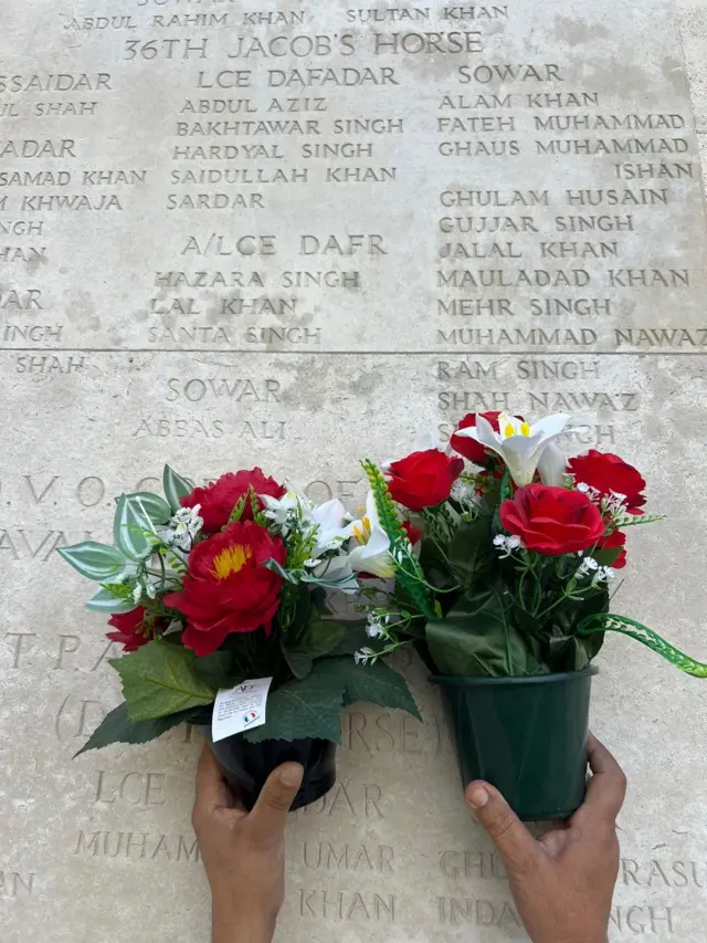 ਹਜ਼ਾਰਾ ਸਿੰਘ ਦੀ ਸਮਾਰਕ