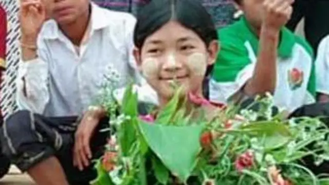 အိမ်အကူအလုပ်အတွက် ကျောင်းထွက်လိုက်ရတဲ့ မဆိုင်ပူး