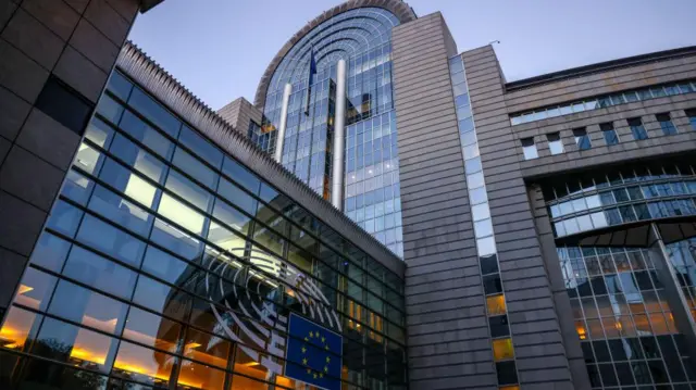 ইউরোপীয় পার্লামেন্ট ভবন।