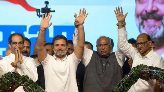उद्धव ठाकरे, राहुल गांधी, मल्लिकार्जुन खड़गे, शरद पवार