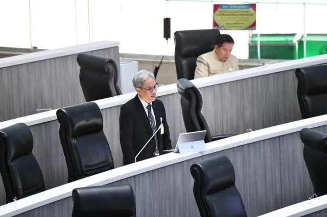 ประภาส ปิ่นตบแต่ง บอกว่า การลงมติของวุฒิสภาครั้งนี้ “เป็นการถ่วงเวลาของการยกร่างรัฐธรรมนูญฉบับใหม่ของประชาชน”