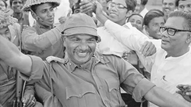 16 दिसंबर 1971 को जब भारतीय सैनिक ढाका में दाखिल हुए तो आम लोगों ने उनका स्वागत किया